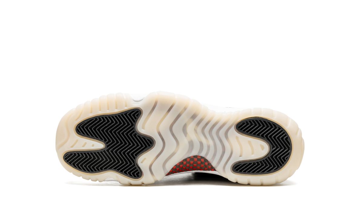 Jordan 11 Retro Low GS 72-10 528896 001
